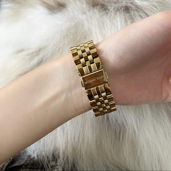 **SOLD** ✨ Beautiful Gold MK Watch - Picture 3 of 3